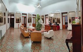 Hotel Lourd Mary